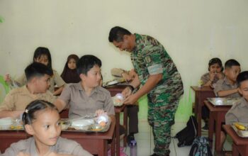 Kasdam Tinjau Program MBG di SD Kartika XXI-1, Menyapa dan Memotivasi Siswa