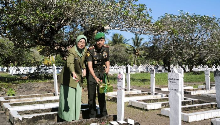 Sambut HUT Zeni TNI AD, Yonzipur 19 Tabur Bunga di TMP Kairagi