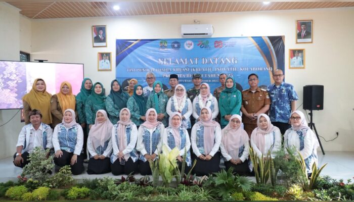 Ketua TP PKK Kota Bekasi Kunjungi Kelurahan Kota Baru, Dorong Kolaborasi Pengembangan Potensi Wilayah dan Ekonomi Kreatif Warga