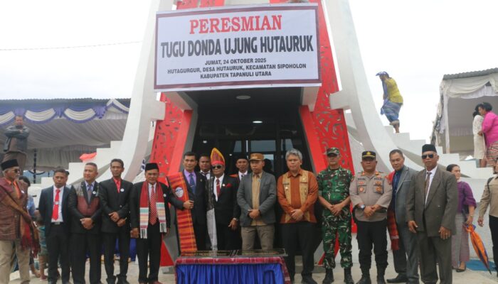 Bupati Taput Resmikan Tugu Donda Ujung Hutauruk: Bangun Bona Pasogit dengan Semangat Kolaborasi dan Cinta Budaya!