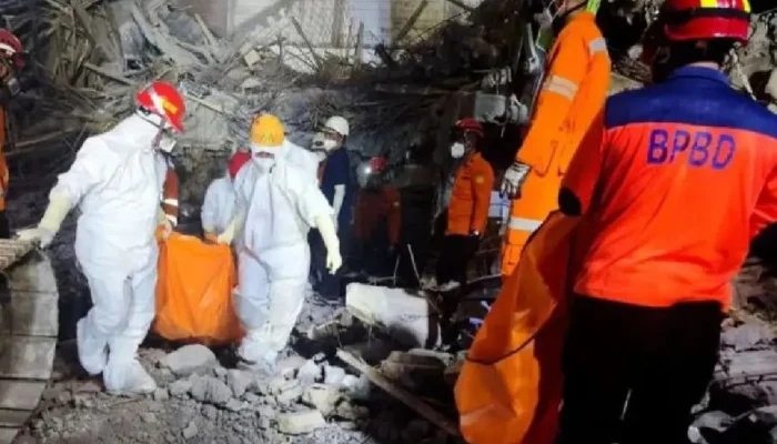 Malam Duka di Buduran, Basarnas Temukan 7 Kantong Jenazah Tambahan, Total 52 Korban Meninggal di Ponpes Al-Khoziny