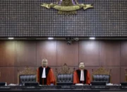 MK Tolak Uji Materi Syarat Pendidikan Capres dan Caleg “Jadi Pemimpin Tak Harus Sarjana”