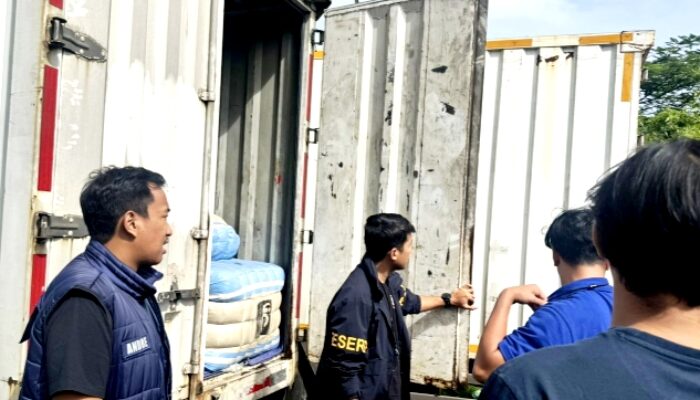 Polisi Bongkar Sindikat Ballpress Lintas Kota, Ratusan Pakaian Bekas Impor Ilegal Disita