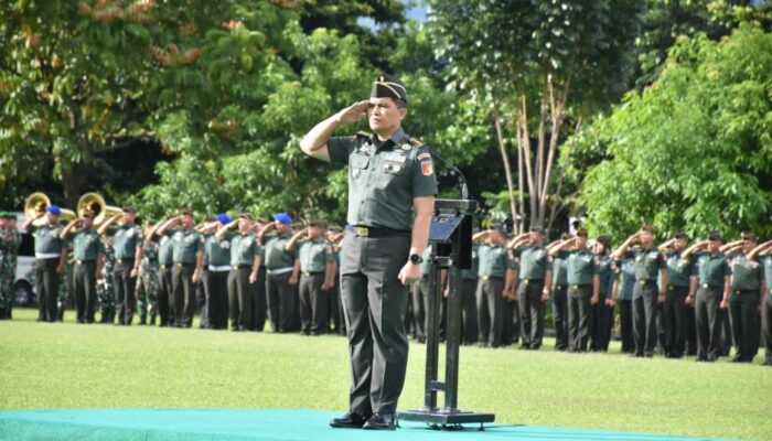 Kolonel Hardi Asintel Pimpin Upacara Mingguan Kodam Merdeka