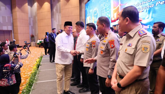 Menteri Nusron Berikan Penghargaan kepada 74 Pihak yang Berperan dalam Pencegahan Tindak Pidana Pertanahan Tahun 2025