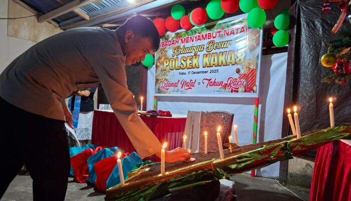 Polsek Kakas Gelar Ibadah Pra Natal, Sampaikan Permintaan Maaf dan Salurkan Diakonia bagi Disabilitas