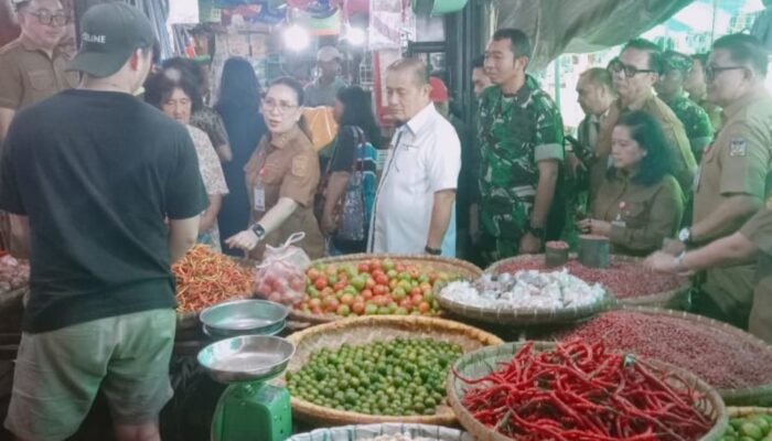 Letkol Bonaventura dan Forkopimda Minahasa Sidak BBM, LPG, dan Pasar Jelang Natal-Tahun Baru