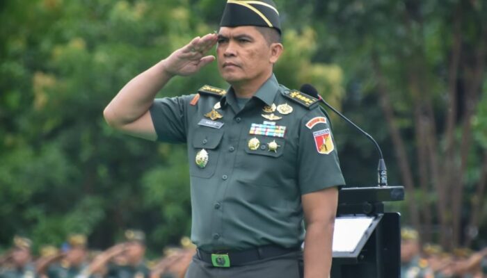 Kolonel Hardi Purwanto Pimpin Upacara Bendera Mingguan di Makodam