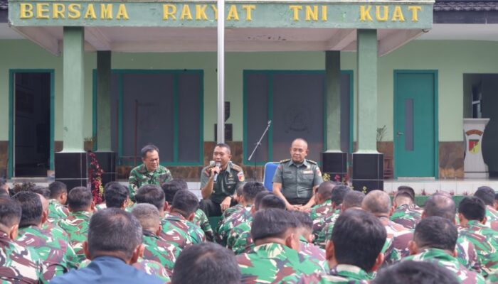 Jam Komandan, Letkol Bonaventura Tekankan Cerdas Bermedsos