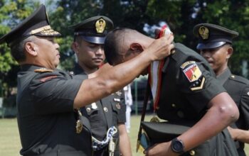 Penutupan Dikmaba, Pangdam Merdeka Tekankan Profesionalisme Prajurit Muda