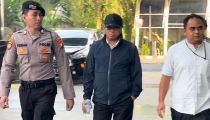 Bupati Tulungagung Digelandang ke KPK Usai OTT, Total 16 Orang Terjaring