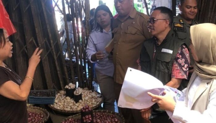 Senator Stefanus Liow Temukan Penyaluran Minyak Subsidi Melenceng di Pasar Tondano