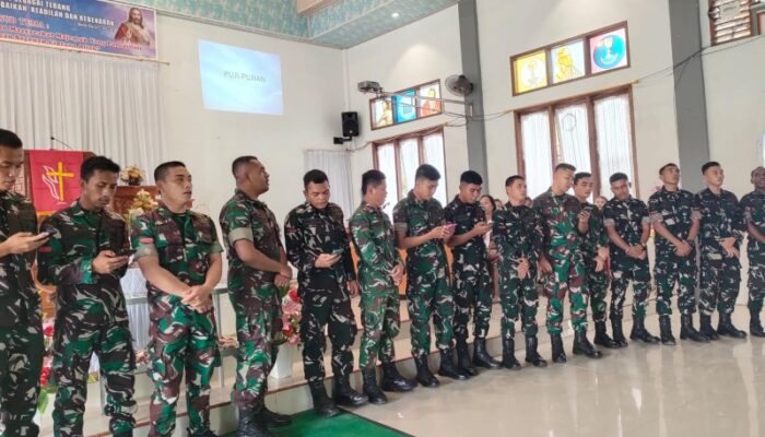 Satgas TMMD Minahasa Peringati Kenaikan Yesus Kristus di GMIM Exodus Watuliney