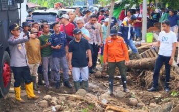Wakapolda Sulut Turun ke Lokasi Banjir Bandang Bolmong, Ribuan Warga Masih Berjuang Bersihkan Lumpur