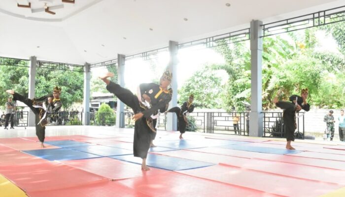 Lomba Pencak Silat Militer Semarakan HUT Kodam Merdeka ke 68