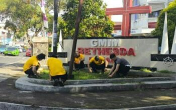 Sambut Hari Bhayangkara ke-80, Polda Sulut Bersih-Bersih Rumah Ibadah Lintas Agama