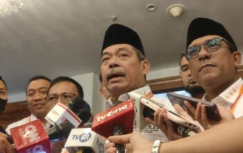 Ketua APKASI menyampaikan keluhan terkait tekanan fiskal daerah, efisiensi anggaran, dan meningkatnya beban pelayanan publik yang dihadapi pemerintah kabupaten.