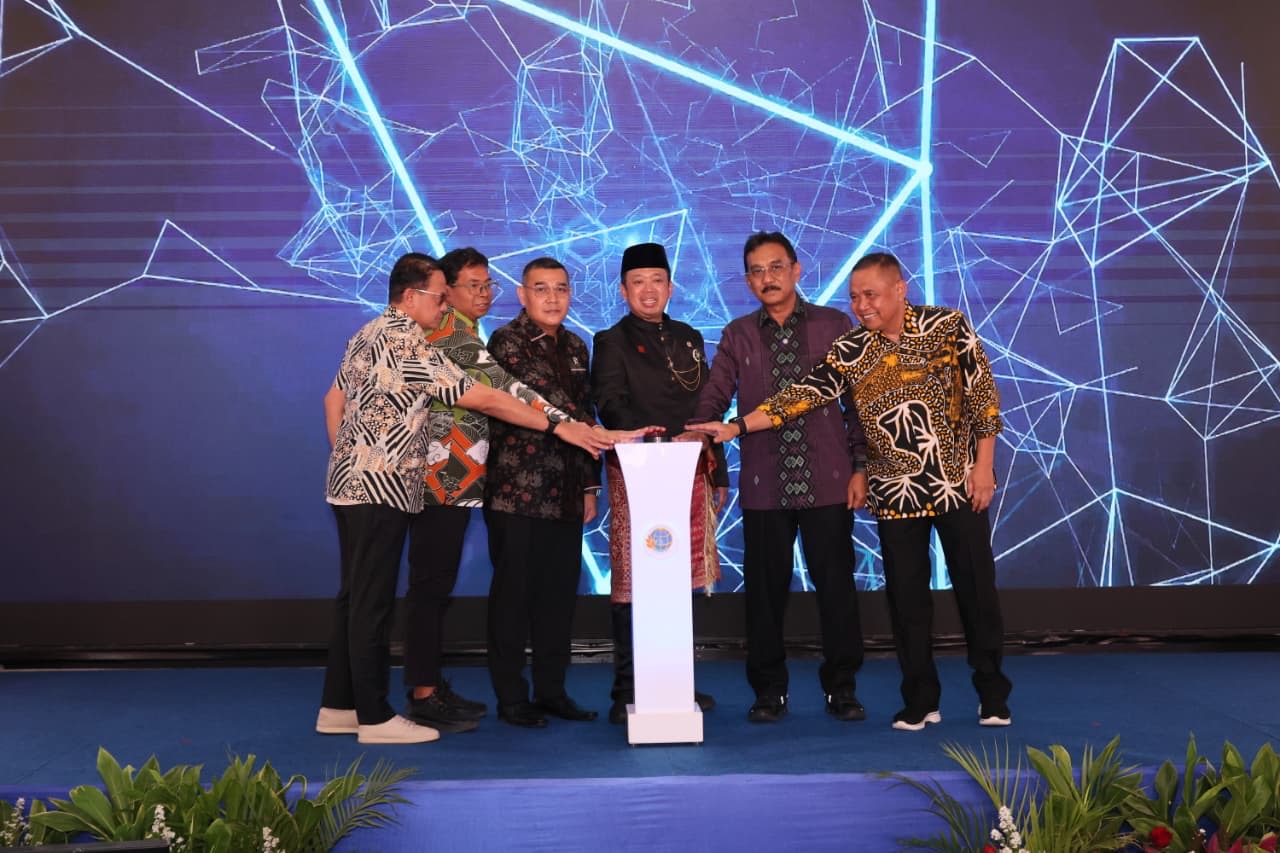 Menteri ATR/BPN Nusron Wahid meluncurkan transformasi layanan pertanahan dengan target balik nama selesai 10 hari efektif pada HUT ke-81 RI.