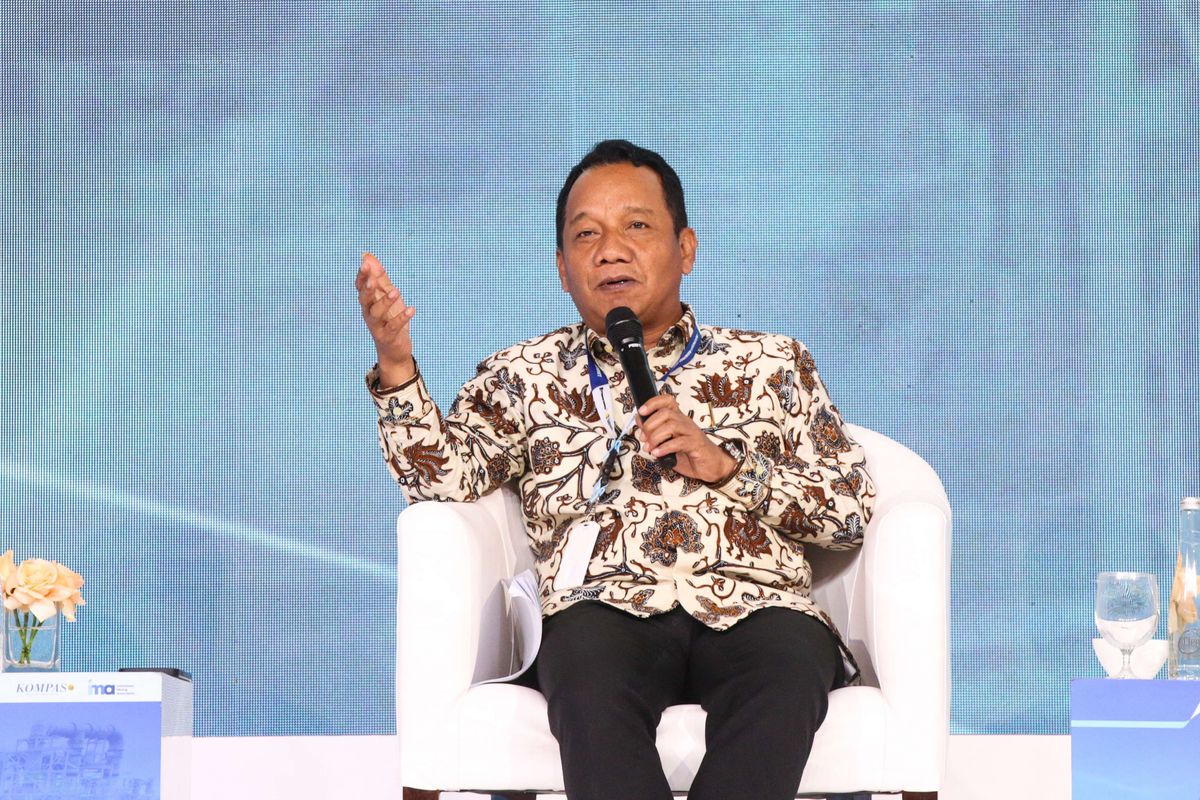 Pemerintah melalui Kementerian ESDM mendorong penambang emas rakyat masuk jalur resmi melalui Izin Pertambangan Rakyat atau IPR.