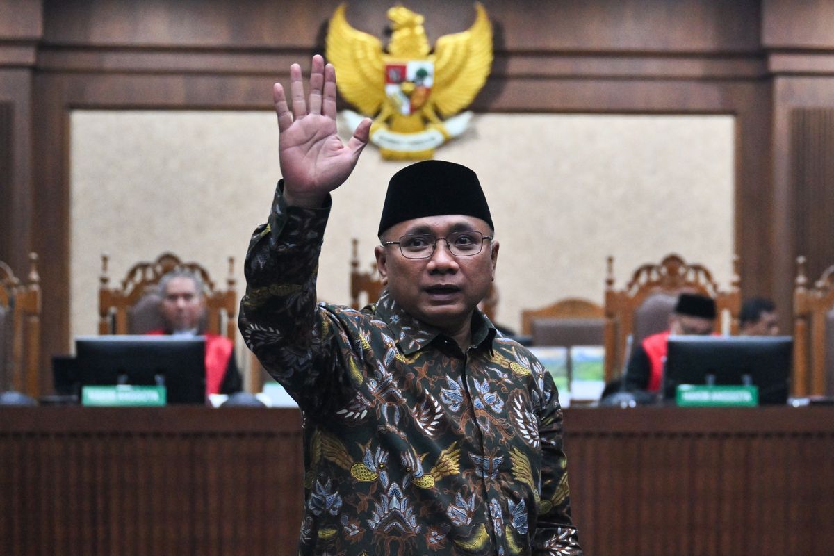 Mantan Menteri Agama Yaqut Cholil Qoumas menjalani sidang perdana kasus dugaan korupsi pengelolaan kuota haji di Pengadilan Tipikor Jakarta.
