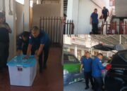 Penyidik Kejaksaan Negeri Minahasa Selatan melakukan penggeledahan di Kantor KPU Minsel terkait dugaan korupsi dana hibah Pilkada 2024.