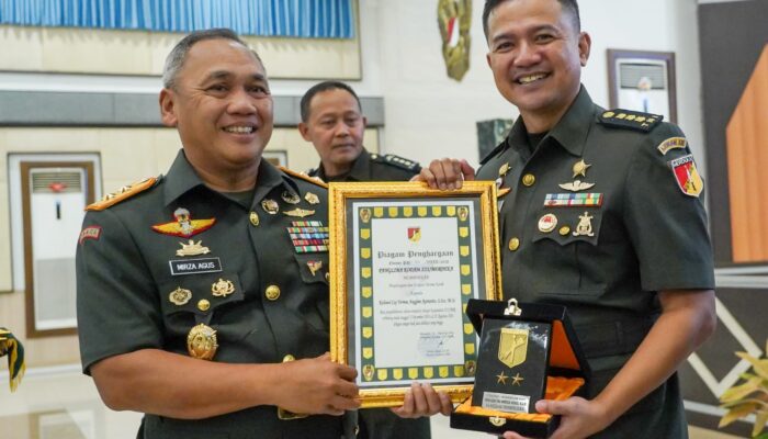 Sertijab Sejumlah Pejabat Utama, Mayjen Mirza Tekankan Kepemimpinan Humanis dan Profesional