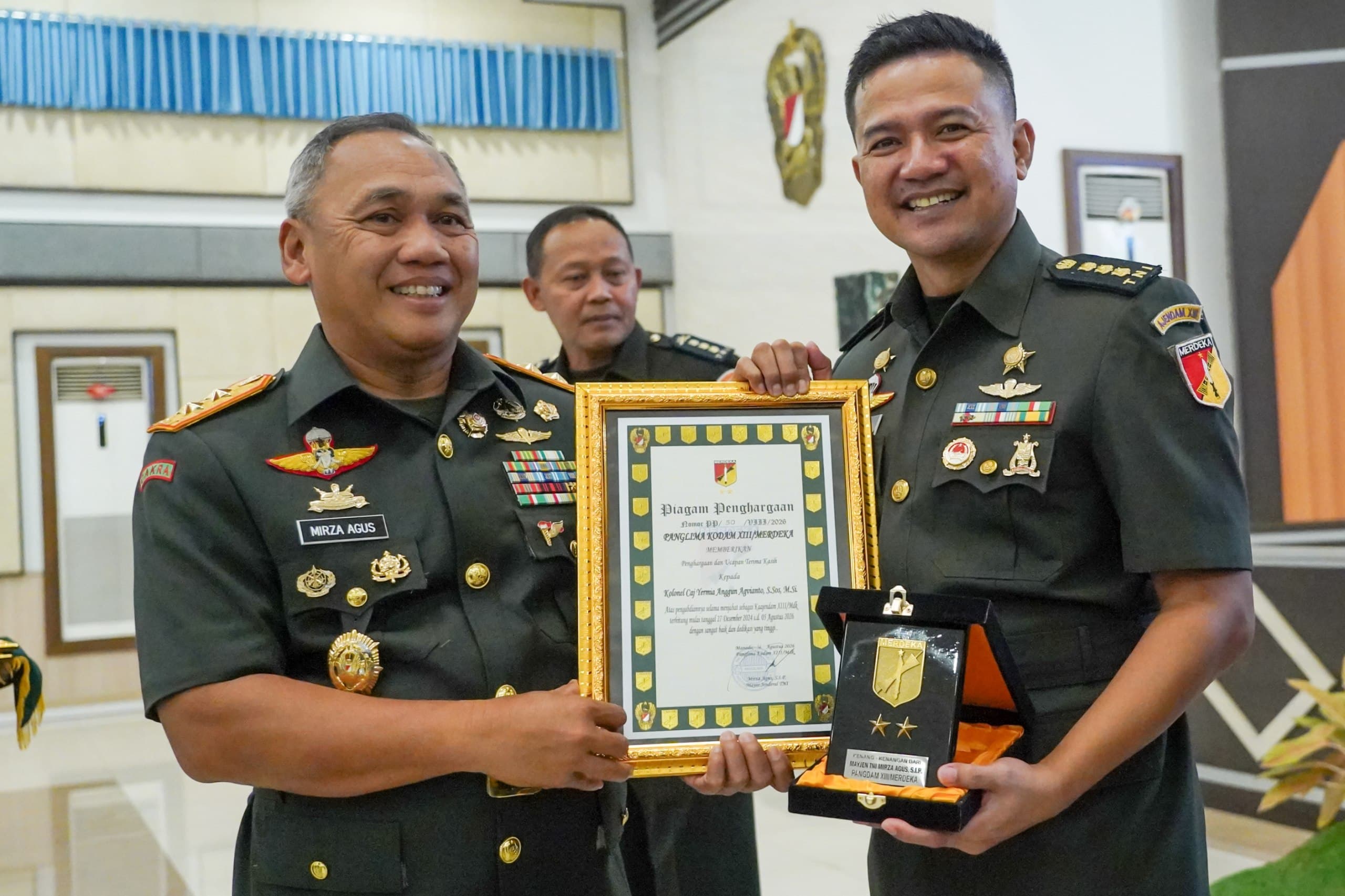 Pangdam XIII/Merdeka Mayjen TNI Mirza Agus memimpin Serah Terima Jabatan pejabat utama Kodam XIII/Merdeka di Manado.