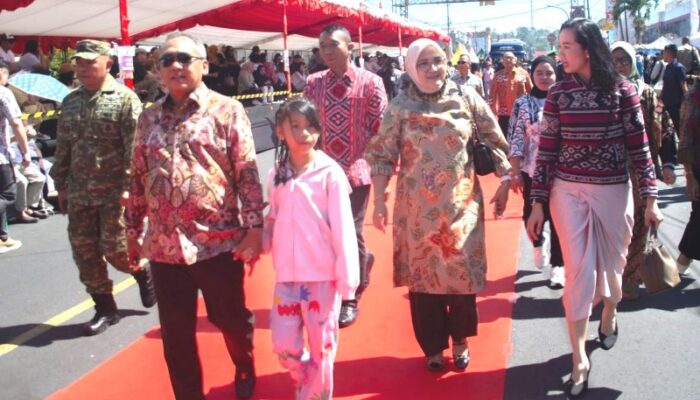 Wujud Dukungan TNI AD, Pangdam Merdeka Hadiri Festival Bunga Internasional