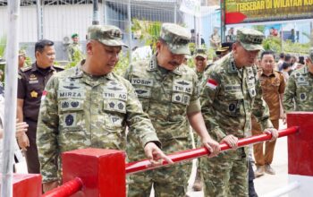 Pangdam XIII/Merdeka Mayjen TNI Mirza Agus menghadiri launching pembangunan Jembatan Garuda dan titik air bersih di Desa Lotta, Minahasa.