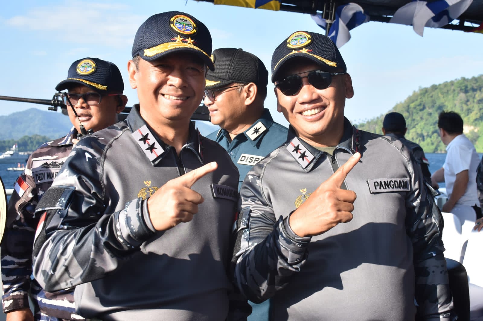 Pangdam XIII/Merdeka Mayjen TNI Mirza Agus bersama prajurit dan keluarga mengikuti perlombaan HUT ke-81 Kemerdekaan RI di Manado.