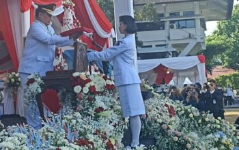 Gubernur Sulawesi Utara Yulius Selvanus memimpin upacara HUT ke-81 RI di Kantor Gubernur Sulut dan mengajak masyarakat melanjutkan perjuangan melalui pembangunan serta pariwisata.
