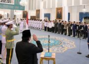 Wapres Gibran Rakabuming Raka mengukuhkan 76 anggota Paskibraka Nasional di Istana Negara untuk bertugas pada HUT ke-81 Kemerdekaan RI