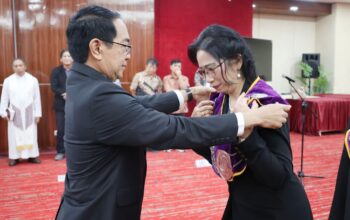 Unsrat Lantik Dr. Carla Felly Kairupan sebagai Dekan FKM