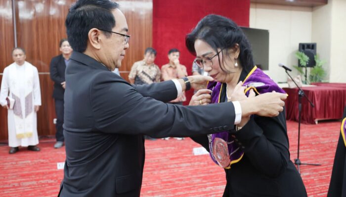 Unsrat Lantik Dr. Carla Felly Kairupan sebagai Dekan FKM